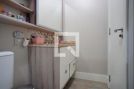 Banheiro da Suíte de apartamento para alugar com 2 quartos, 56m² em Jardim Itu, Porto Alegre