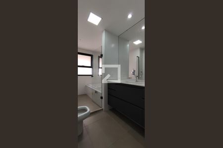 Apartamento para alugar com 299m², 4 quartos e 4 vagas Apartamento para alugar com 299m², 4 quartos e 4 vagasBanheiro 2 da Suíte 1