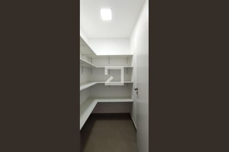 Apartamento para alugar com 299m², 4 quartos e 4 vagas Apartamento para alugar com 299m², 4 quartos e 4 vagasDespensa