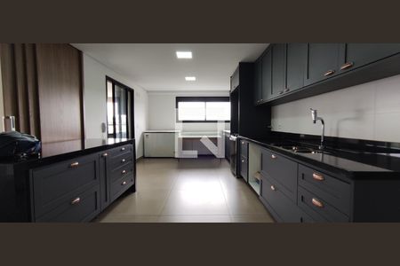 Apartamento para alugar com 299m², 4 quartos e 4 vagas Apartamento para alugar com 299m², 4 quartos e 4 vagasCozinha