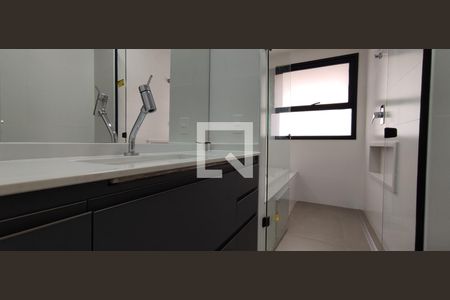 Apartamento para alugar com 299m², 4 quartos e 4 vagas Apartamento para alugar com 299m², 4 quartos e 4 vagasBanheiro da Suíte 1