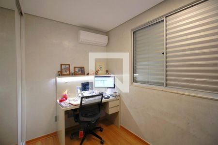 Quarto 2 de apartamento à venda com 2 quartos, 60m² em Santo Antônio, Belo Horizonte