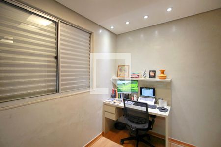 Quarto 2 de apartamento à venda com 2 quartos, 60m² em Santo Antônio, Belo Horizonte