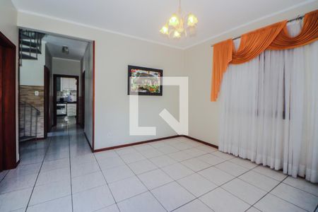 Sala de casa para alugar com 5 quartos, 230m² em Jardim Itu, Porto Alegre