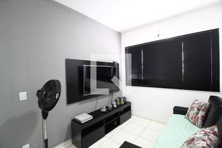 Sala de apartamento para alugar com 2 quartos, 47m² em Dona Zulmira, Uberlândia