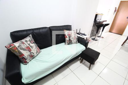 Sala de apartamento para alugar com 2 quartos, 47m² em Dona Zulmira, Uberlândia