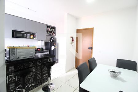 Sala de apartamento para alugar com 2 quartos, 47m² em Dona Zulmira, Uberlândia