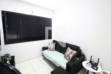 Sala de apartamento para alugar com 2 quartos, 47m² em Dona Zulmira, Uberlândia