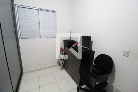 Quarto 1 de apartamento para alugar com 2 quartos, 47m² em Dona Zulmira, Uberlândia