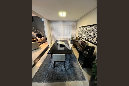 Casa à venda com 5 quartos, 400m² em Ouro Preto, Belo Horizonte