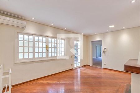 Casa à venda com 4 quartos, 400m² em Jardim Luzitania, São Paulo