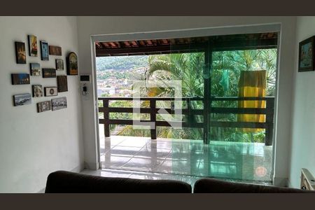 Casa à venda com 2 quartos, 250m² em Cantagalo, Niterói