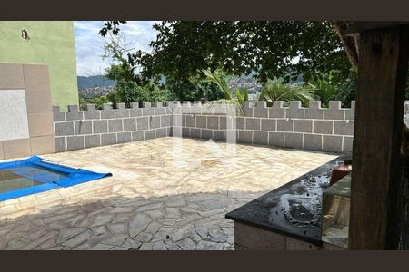 Casa à venda com 2 quartos, 250m² em Cantagalo, Niterói