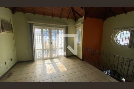 Casa à venda com 3 quartos, 180m² em Piratininga, Niterói