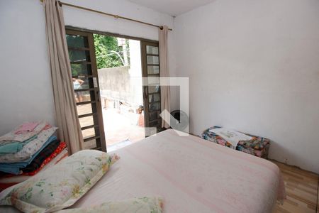 Quarto 2 de casa para alugar com 2 quartos, 160m² em Jardim Henriqueta, Taboão da Serra