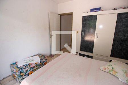 Quarto 2 de casa para alugar com 2 quartos, 160m² em Jardim Henriqueta, Taboão da Serra