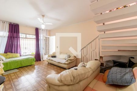 Sala de casa para alugar com 4 quartos, 200m² em Jardim Flor da Montanha, Guarulhos