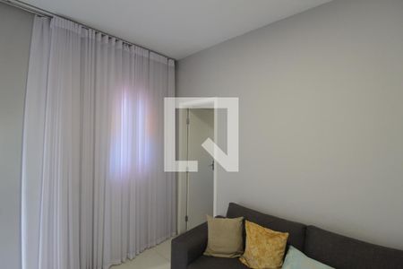 Sala de TV de casa à venda com 4 quartos, 300m² em Piratininga, Belo Horizonte