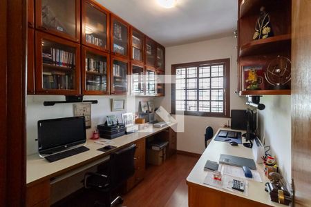 Escritório de casa à venda com 4 quartos, 1500m² em Braúnas, Belo Horizonte