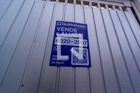 Casa à venda com 315m², 4 quartos e 2 vagas Casa à venda com 315m², 4 quartos e 2 vagasplaca