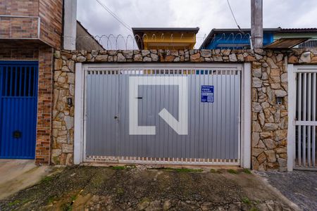 Casa à venda com 315m², 4 quartos e 2 vagas Casa à venda com 315m², 4 quartos e 2 vagasFachada