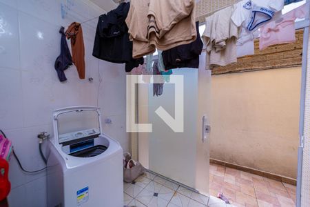 Casa à venda com 315m², 4 quartos e 2 vagas Casa à venda com 315m², 4 quartos e 2 vagasÁrea de Serviço