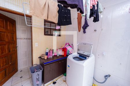 Casa à venda com 315m², 4 quartos e 2 vagas Casa à venda com 315m², 4 quartos e 2 vagasÁrea de Serviço