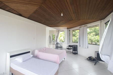 Quarto de casa para alugar com 1 quarto, 100m² em Guaratiba, Rio de Janeiro