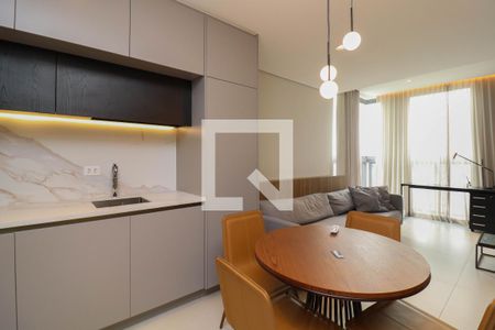 Sala/Cozinha de apartamento à venda com 1 quarto, 46m² em Jardins, São Paulo