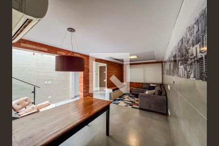 Sala de casa à venda com 2 quartos, 190m² em Jardim Monte Kemel, São Paulo