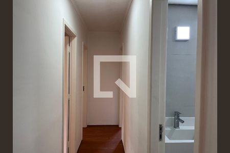 Corredor de apartamento à venda com 2 quartos, 81m² em Vila Anglo Brasileira, São Paulo