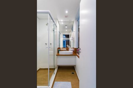 Banheiro de apartamento para alugar com 1 quarto, 32m² em Panamby, São Paulo