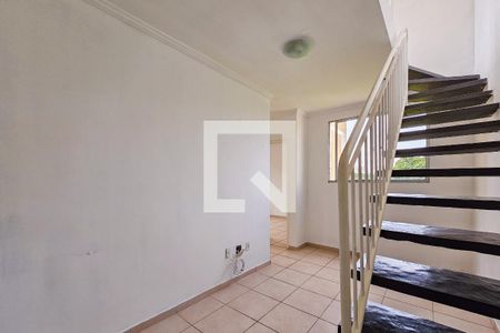 Sala de apartamento para alugar com 2 quartos, 97m² em Jardim California, Jacareí