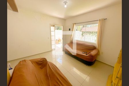 Sala de casa para alugar com 2 quartos, 100m² em São João do Rio Vermelho, Florianópolis