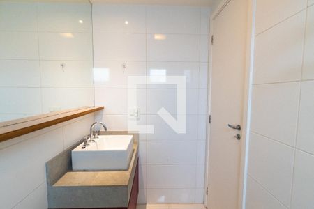 Banheiro da Suíte de apartamento para alugar com 1 quarto, 53m² em Vila Alexandria, São Paulo