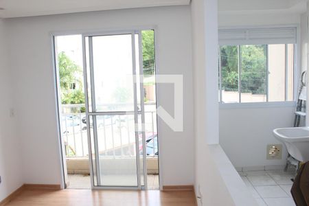 Sala de apartamento para alugar com 2 quartos, 45m² em Jardim Isis, Cotia