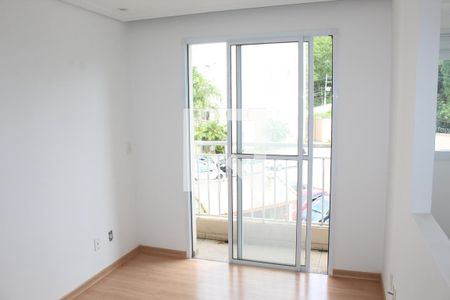 Sala de apartamento para alugar com 2 quartos, 45m² em Jardim Isis, Cotia