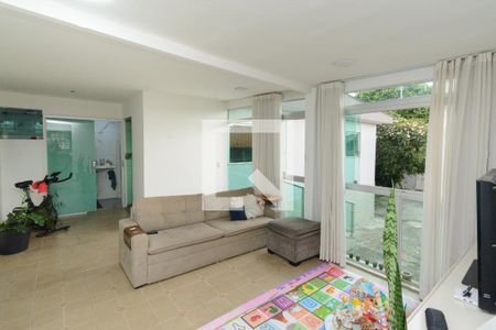 Sala de casa à venda com 3 quartos, 130m² em Inconfidentes, Contagem