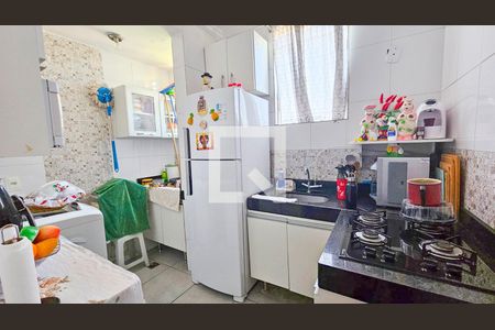 Cozinha de apartamento à venda com 2 quartos, 45m² em Santa Cruz, Belo Horizonte