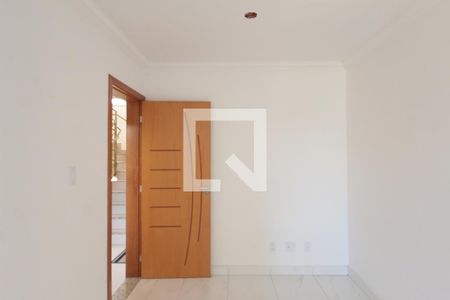 Sala de apartamento à venda com 2 quartos, 56m² em Piratininga, Belo Horizonte