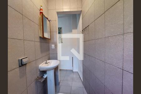 Banheiro de casa para alugar com 1 quarto, 75m² em Jardim dos Prados, São Paulo