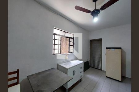 Sala/Cozinha e Quarto Integrados de casa para alugar com 1 quarto, 75m² em Jardim dos Prados, São Paulo