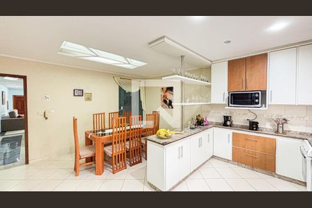 Casa à venda com 315m², 3 quartos e 4 vagas Casa à venda com 315m², 3 quartos e 4 vagasCozinha