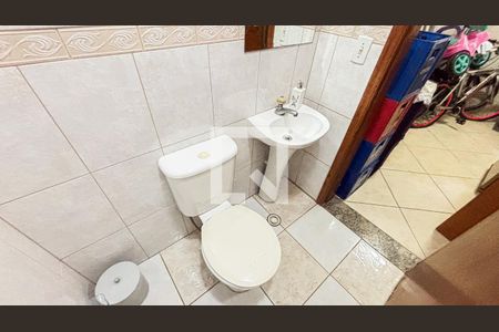 Casa à venda com 315m², 3 quartos e 4 vagas Casa à venda com 315m², 3 quartos e 4 vagasÁrea de Serviço - Banheiro