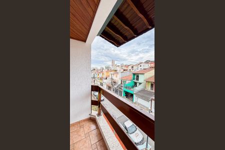 Casa à venda com 315m², 3 quartos e 4 vagas Casa à venda com 315m², 3 quartos e 4 vagasVaranda da Suíte 1