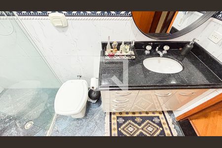 Casa à venda com 315m², 3 quartos e 4 vagas Casa à venda com 315m², 3 quartos e 4 vagasBanheiro da Suíte 1