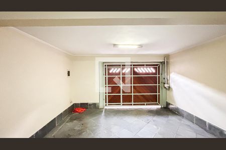 Casa à venda com 315m², 3 quartos e 4 vagas Casa à venda com 315m², 3 quartos e 4 vagasGaragem