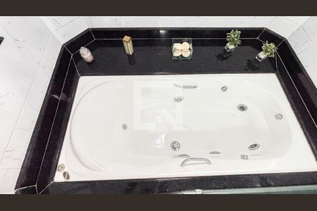 Casa à venda com 315m², 3 quartos e 4 vagas Casa à venda com 315m², 3 quartos e 4 vagasBanheiro da Suíte 1