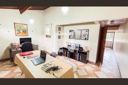 Casa à venda com 315m², 3 quartos e 4 vagas Casa à venda com 315m², 3 quartos e 4 vagasSótão - Escritório