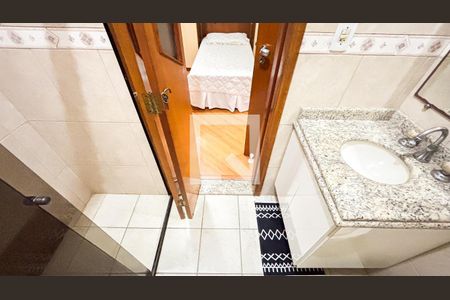 Casa à venda com 315m², 3 quartos e 4 vagas Casa à venda com 315m², 3 quartos e 4 vagasBanheiro da Suíte 2